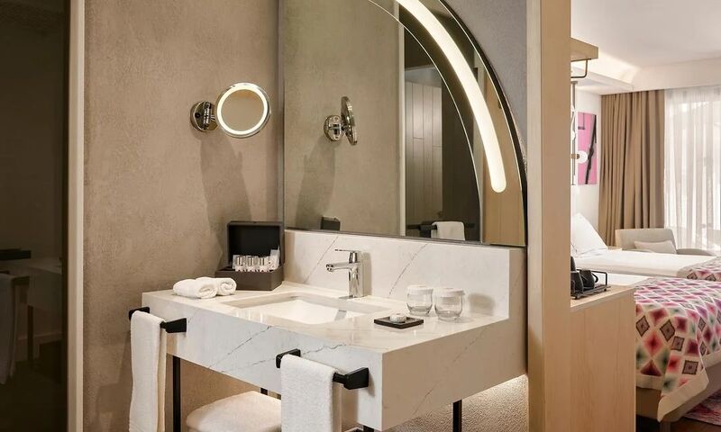 Lara Barut Collection