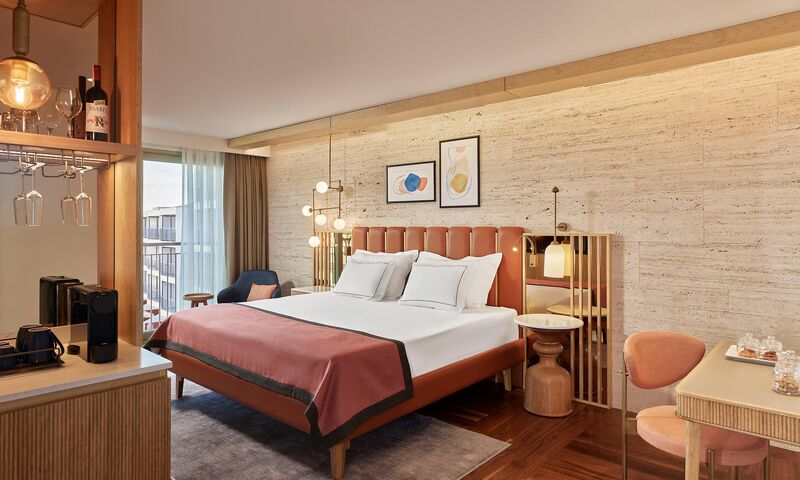 Lara Barut Collection