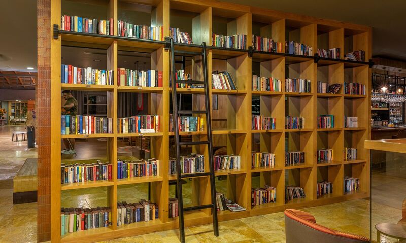 Lara Barut Collection