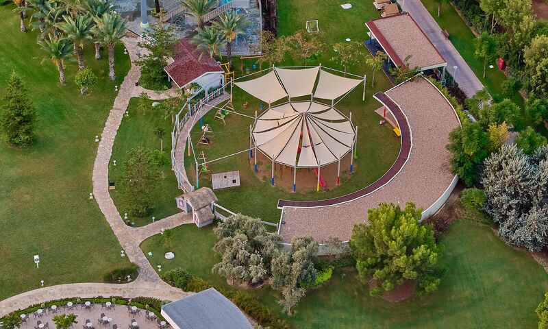 Lara Barut Collection