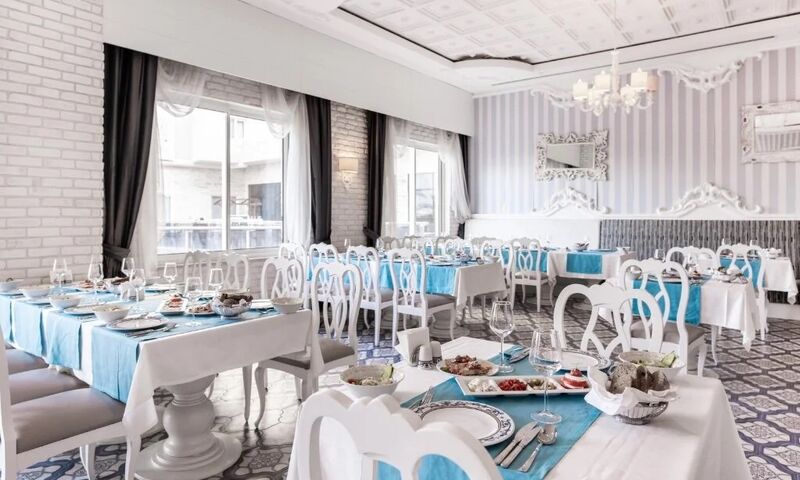 Lrs Lake River Side Hotel & Spa