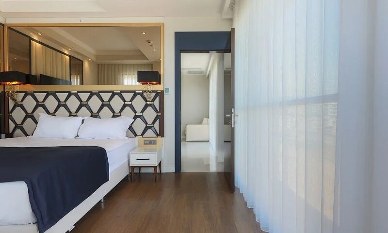 Serenity Queen Hotel