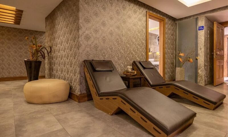 Le Bleu Hotel & Resort