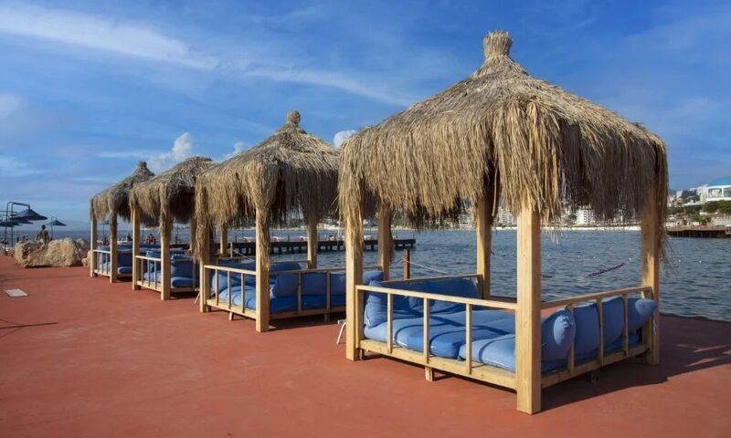 Le Bleu Hotel & Resort