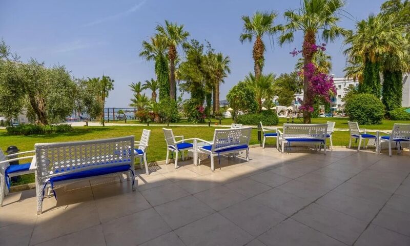 Le Bleu Hotel & Resort