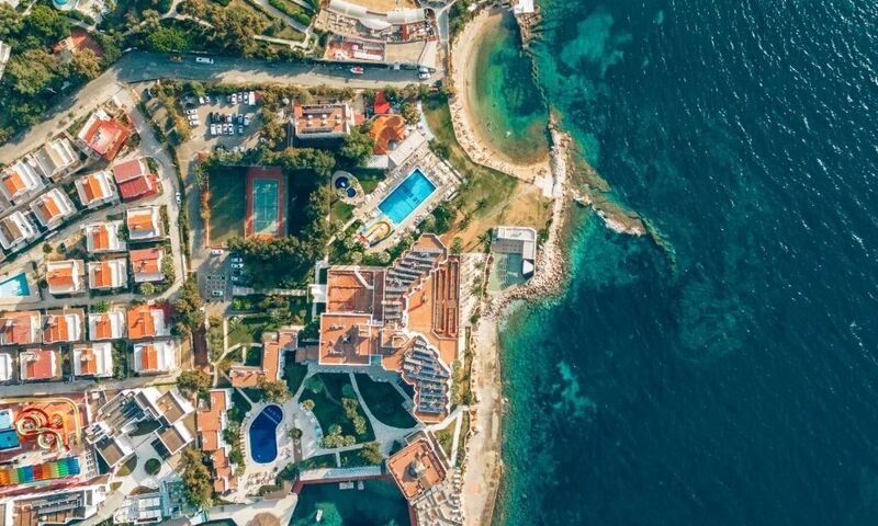 Le Bleu Hotel & Resort