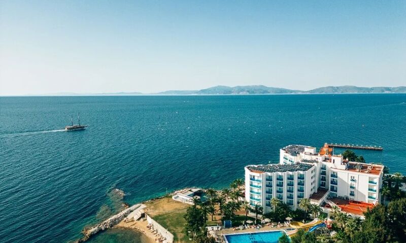 Le Bleu Hotel & Resort