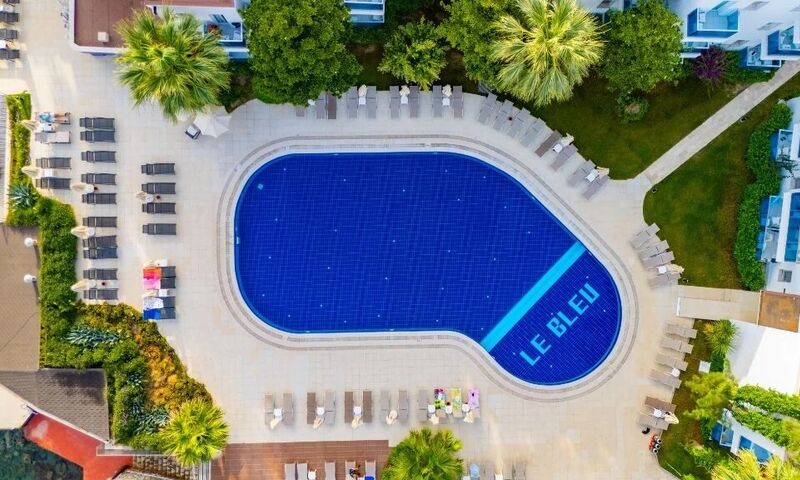 Le Bleu Hotel & Resort