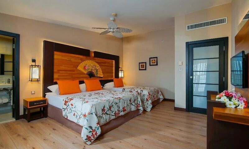 Limak Lara Deluxe Hotel & Resort