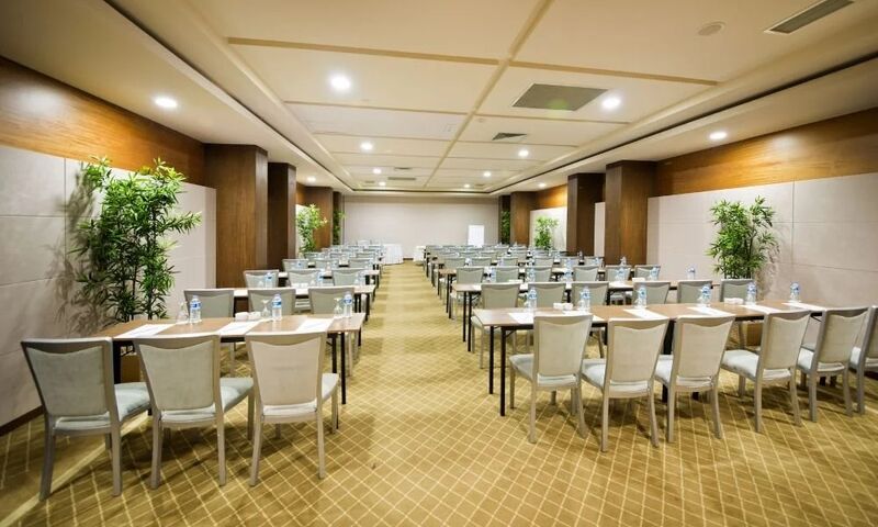 Limak Lara Deluxe Hotel & Resort