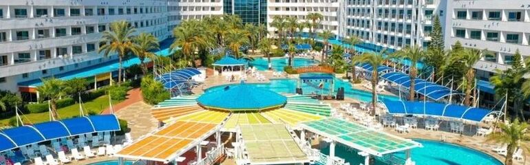 Crystal Admiral Resort Suites & Spa 
